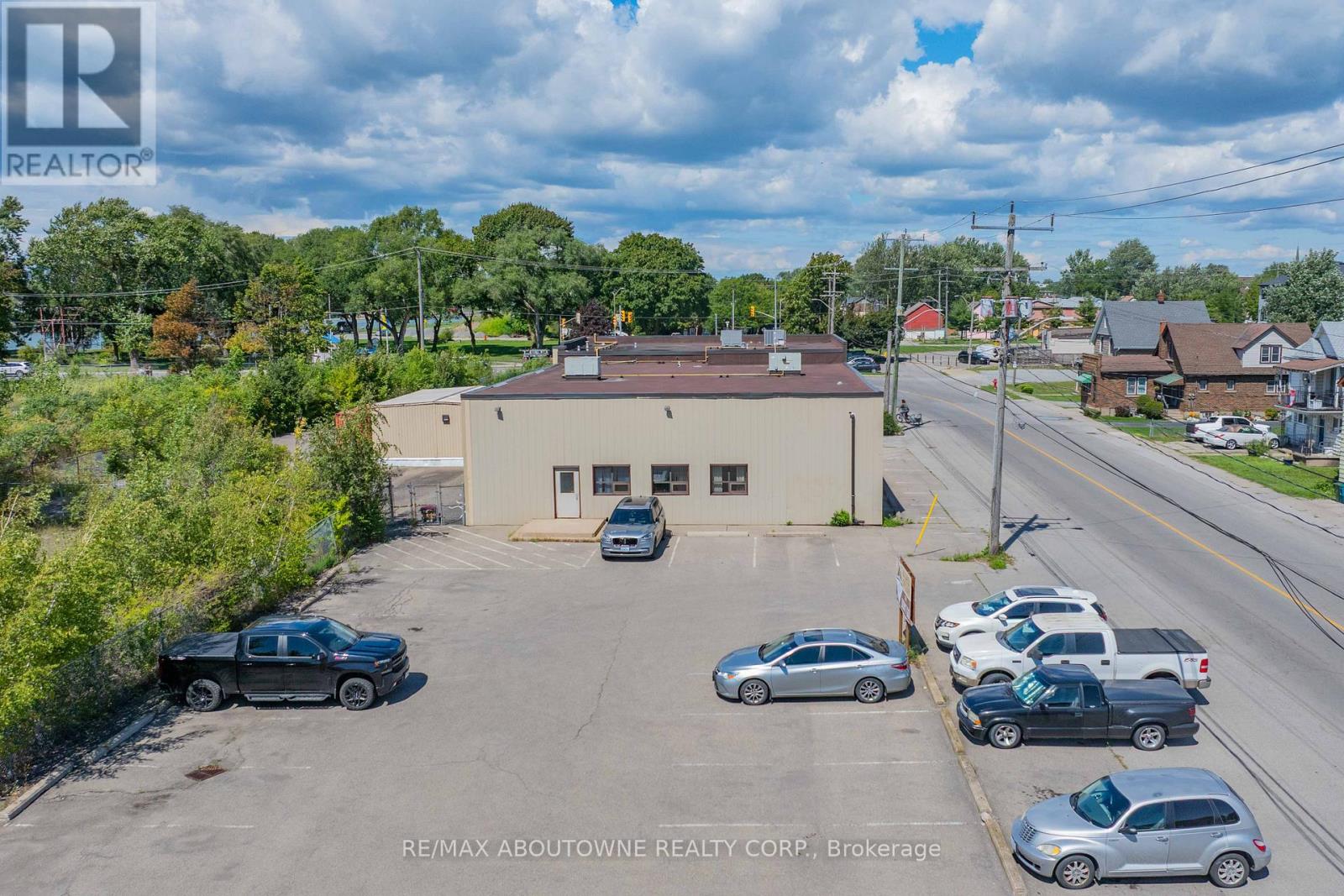 198 Welland Street, Port Colborne (East Village), Ontario  L3K 5V8 - Photo 4 - X12381653