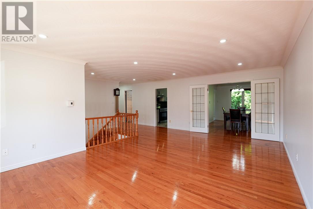 Property at 588 Moonrock Avenue image 4