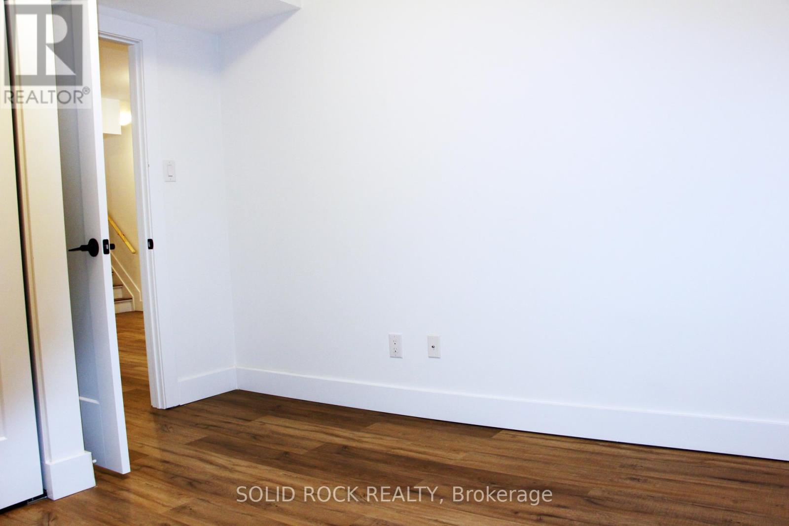 846 Alpine Avenue, Ottawa, Ontario  K2B 5R6 - Photo 8 - X12381305