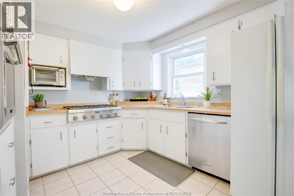 6239 Holden Road, Tecumseh, Ontario  N0R 1L0 - Photo 12 - 25022421