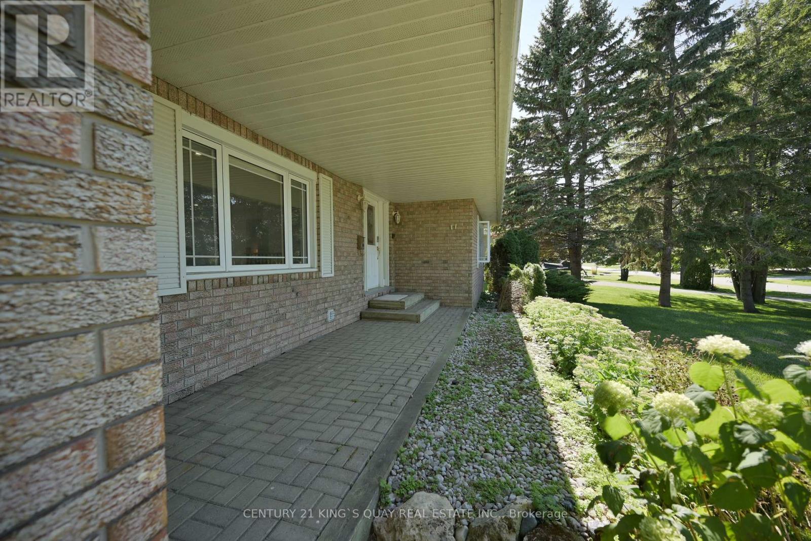 88 Bayshore Drive, Ramara, Ontario  L0K 1B0 - Photo 3 - S12377318
