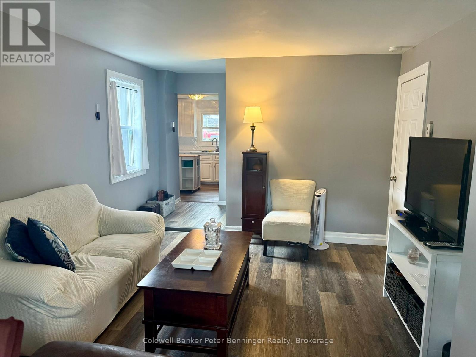 582 9th Street, Hanover, Ontario  N4N 1M6 - Photo 4 - X12381873