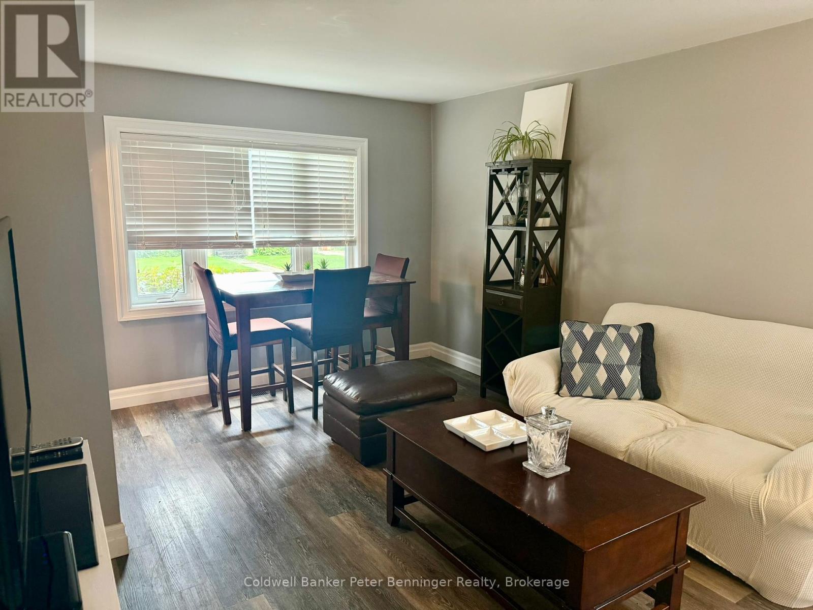 582 9th Street, Hanover, Ontario  N4N 1M6 - Photo 5 - X12381873