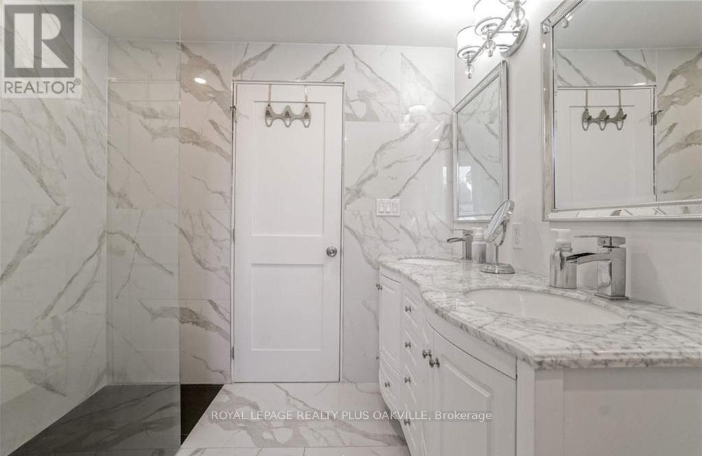564 Lyons Lane, Oakville, Ontario  L6J 2Y1 - Photo 15 - W12370151