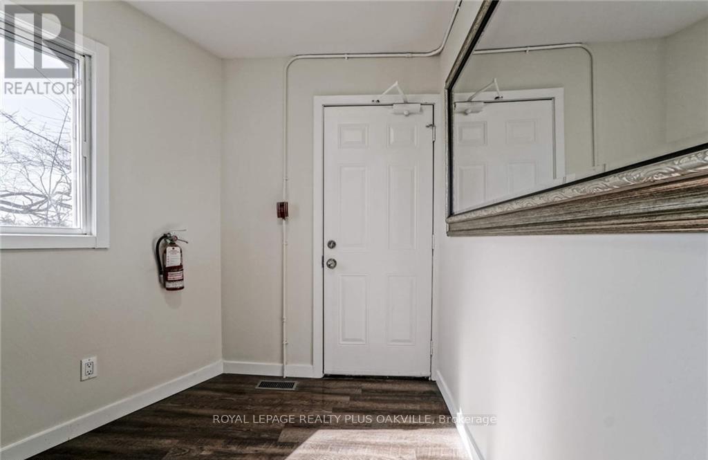 564 Lyons Lane, Oakville, Ontario  L6J 2Y1 - Photo 16 - W12370151