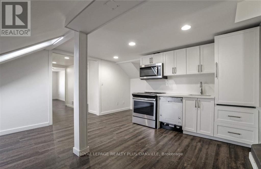 564 Lyons Lane, Oakville, Ontario  L6J 2Y1 - Photo 23 - W12370151
