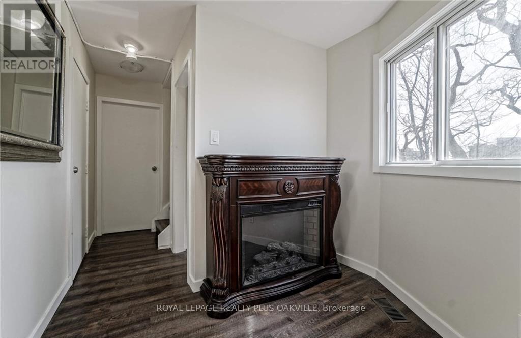 564 Lyons Lane, Oakville, Ontario  L6J 2Y1 - Photo 17 - W12370151
