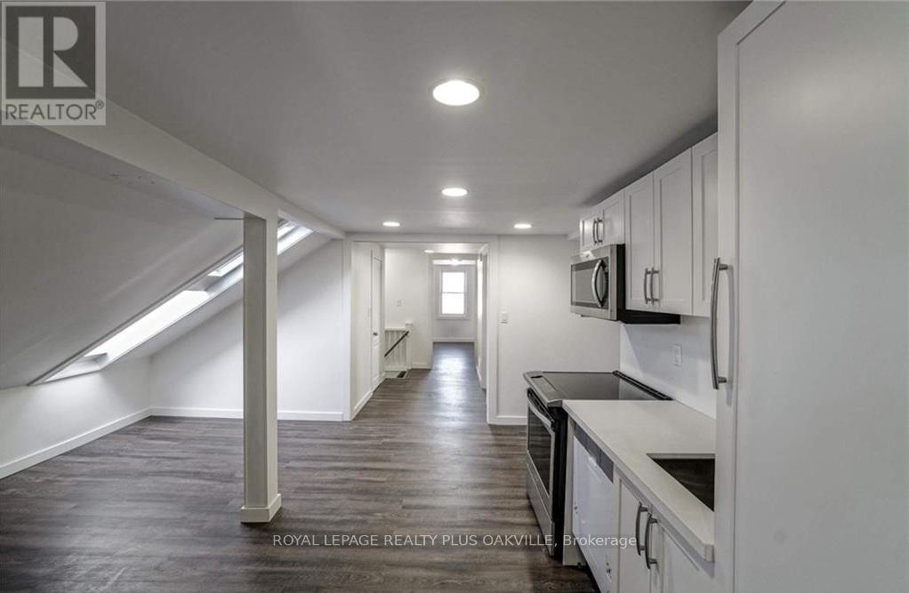564 Lyons Lane, Oakville, Ontario  L6J 2Y1 - Photo 21 - W12370151
