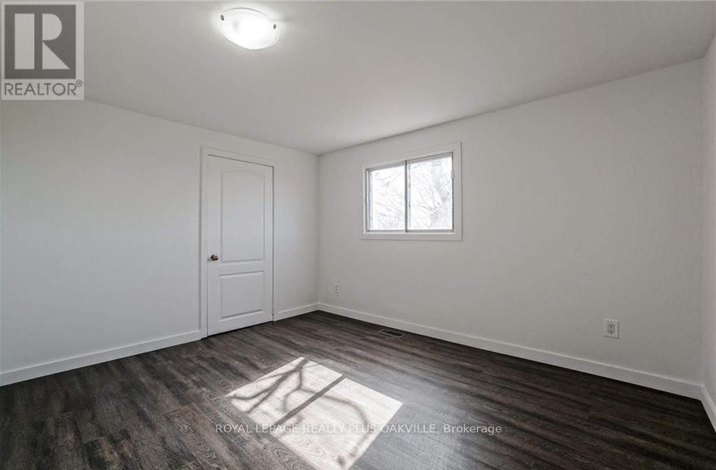 564 Lyons Lane, Oakville, Ontario  L6J 2Y1 - Photo 34 - W12370151