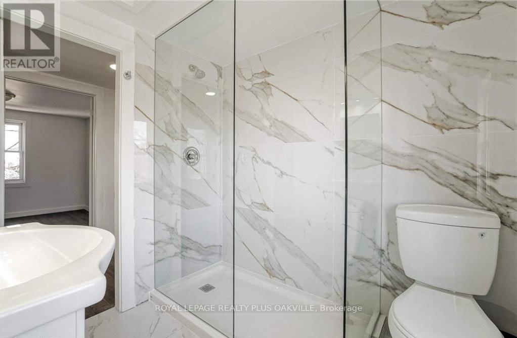 564 Lyons Lane, Oakville, Ontario  L6J 2Y1 - Photo 33 - W12370151