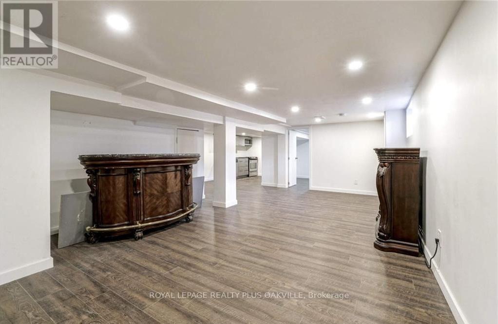 564 Lyons Lane, Oakville, Ontario  L6J 2Y1 - Photo 38 - W12370151