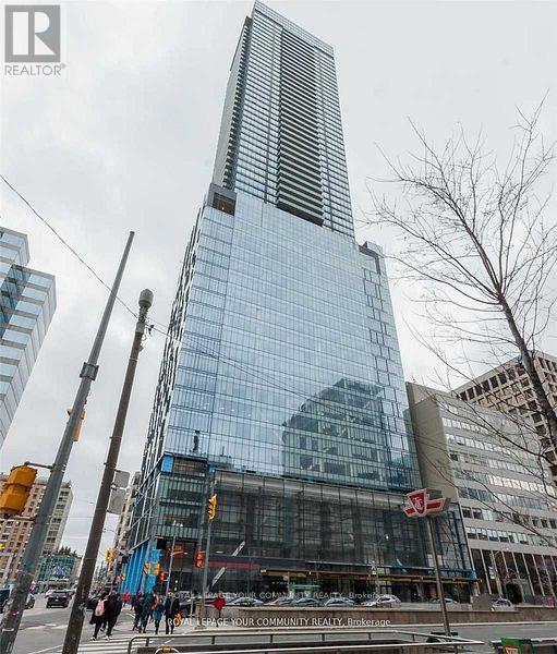 5016 - 488 UNIVERSITY AVENUE, Toronto, Ontario