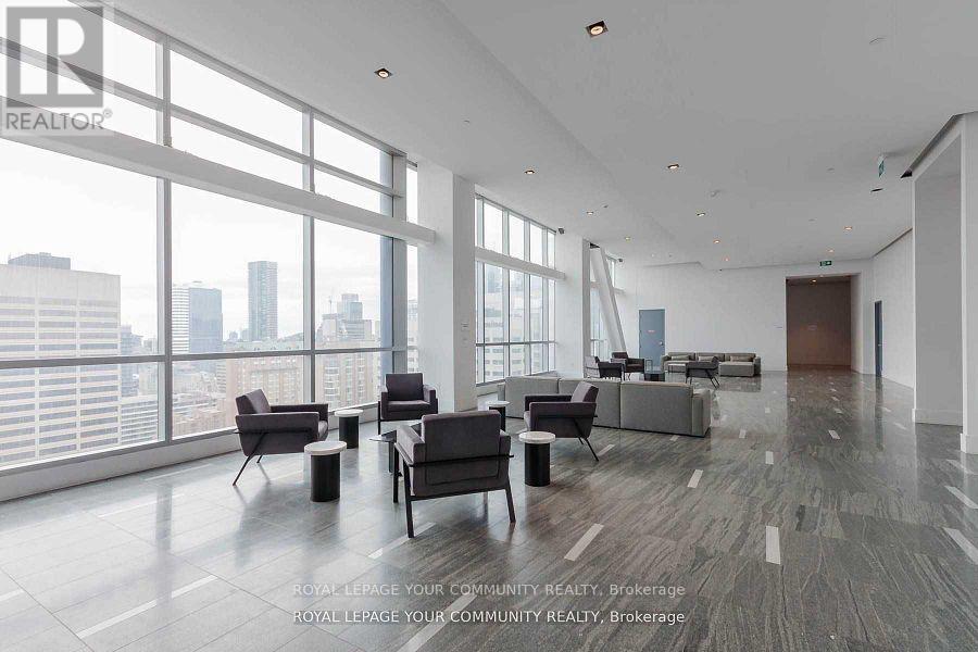 5016 - 488 University Avenue, Toronto, Ontario  M6G 0C1 - Photo 2 - C12381792