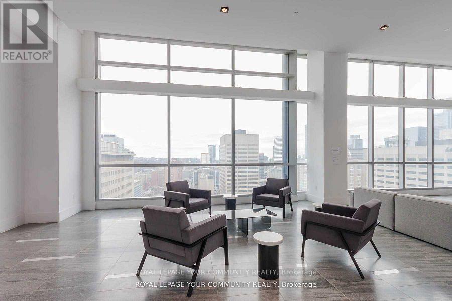 5016 - 488 University Avenue, Toronto, Ontario  M6G 0C1 - Photo 3 - C12381792