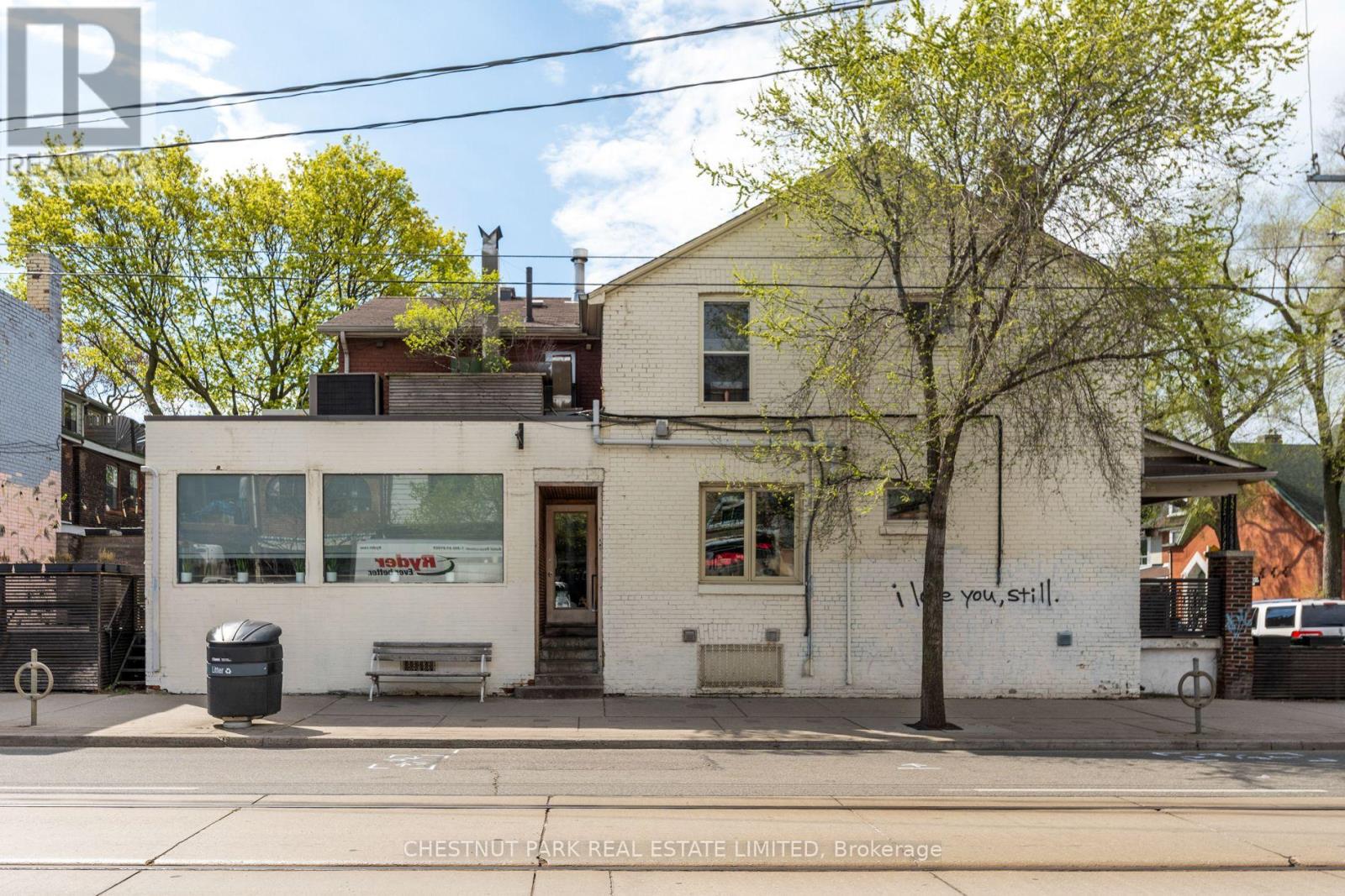 923 Dundas Street W, Toronto (Trinity-Bellwoods), Ontario  M6J 2R5 - Photo 1 - C12381850