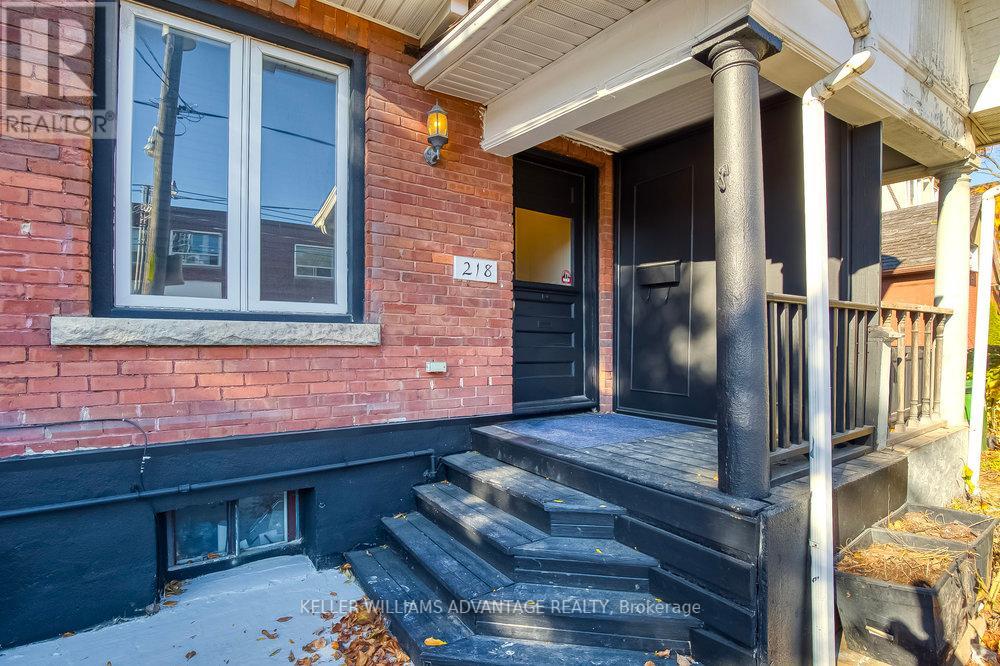 Property at 218 BROADVIEW AVENUE image 2