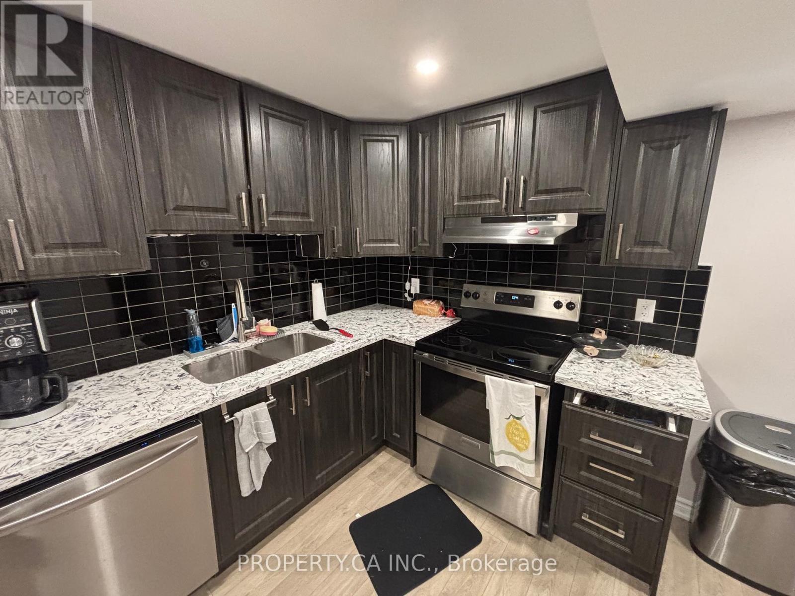 Basement Room - 992 Ridge Valley Drive, Oshawa, Ontario  L1K 2G3 - Photo 2 - E12381833