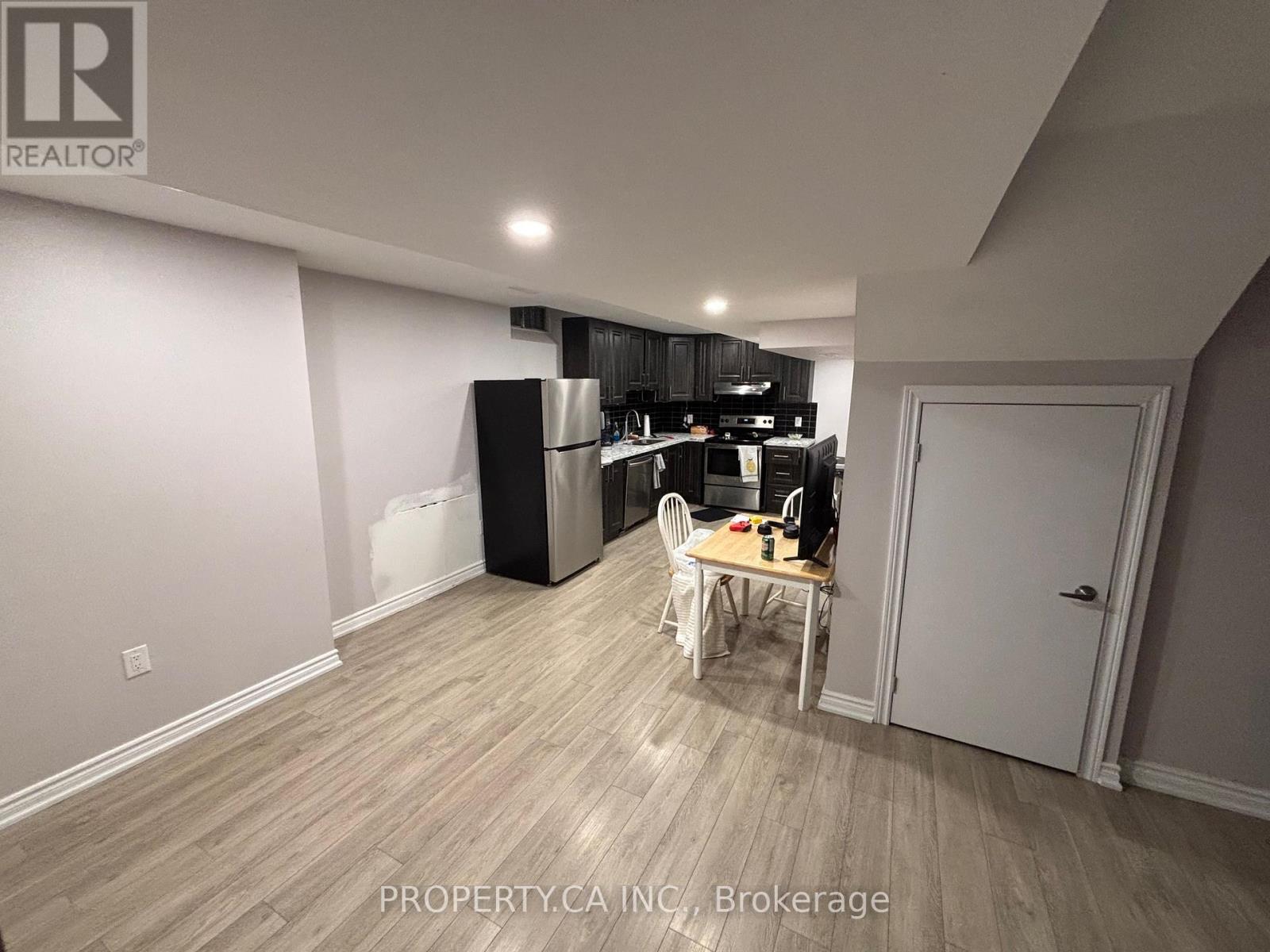 Basement Room - 992 Ridge Valley Drive, Oshawa, Ontario  L1K 2G3 - Photo 3 - E12381833
