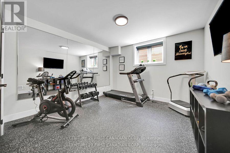1741 Upper West Avenue, London South (South B), Ontario  N6K 0J2 - Photo 35 - X12381887