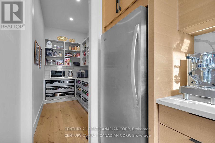 1741 Upper West Avenue, London South (South B), Ontario  N6K 0J2 - Photo 8 - X12381887