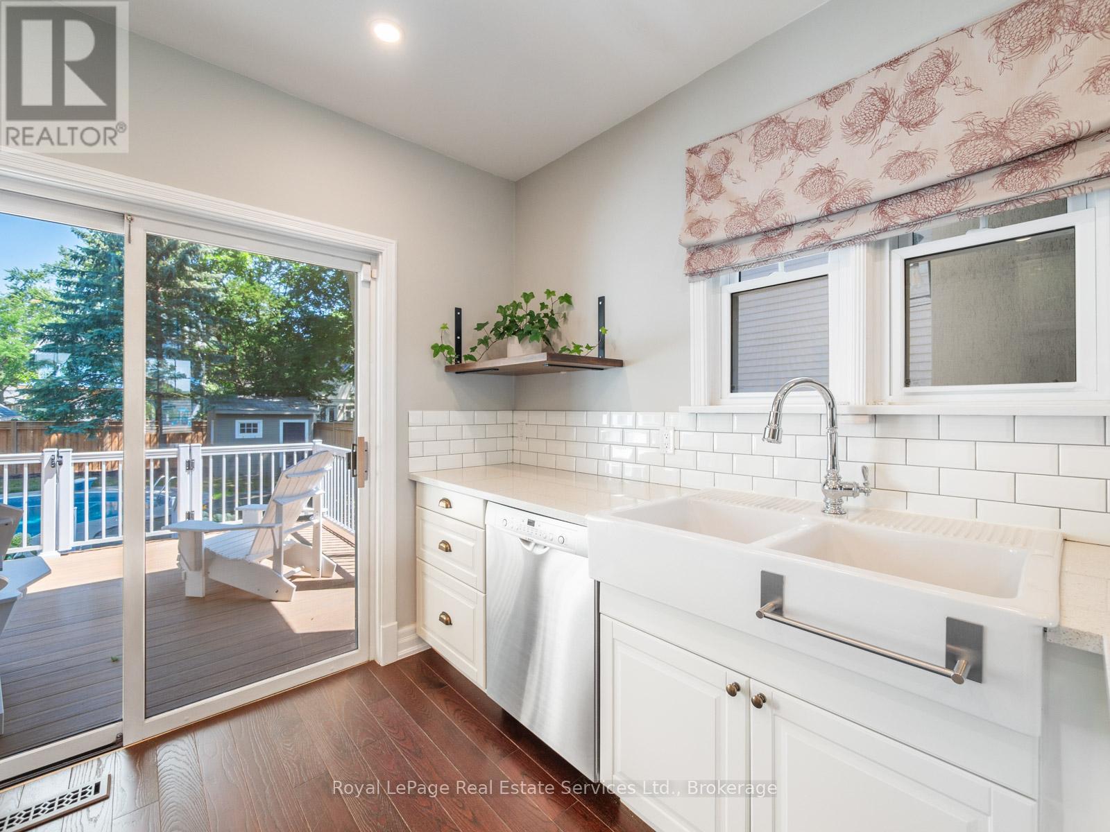 247 Allan Street, Oakville, Ontario  L6J 3P2 - Photo 17 - W12380335