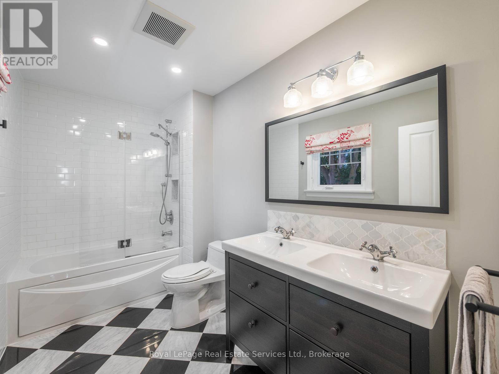 247 Allan Street, Oakville, Ontario  L6J 3P2 - Photo 24 - W12380335