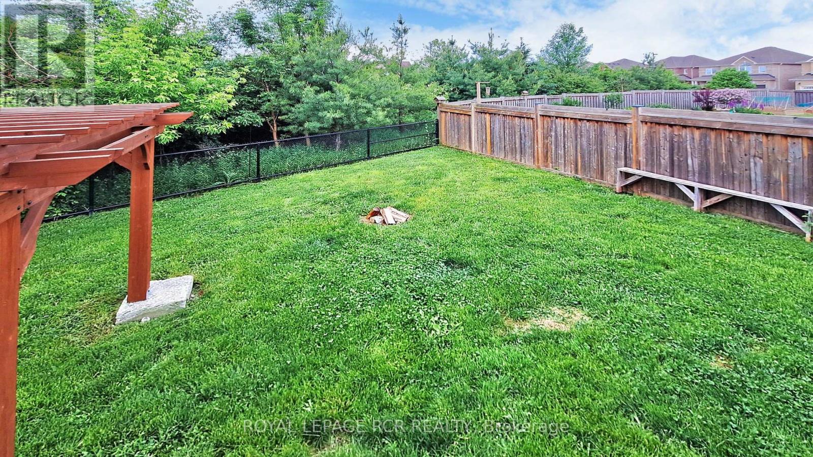 75 Dr. George Burrows Parkway, Georgina, Ontario  L0E 1R0 - Photo 15 - N12381708