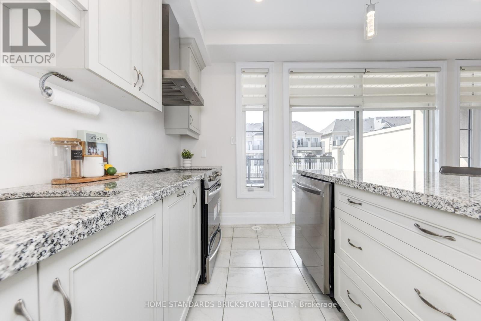 54 Campobello Street, Vaughan, Ontario  L6A 5B3 - Photo 21 - N12381722