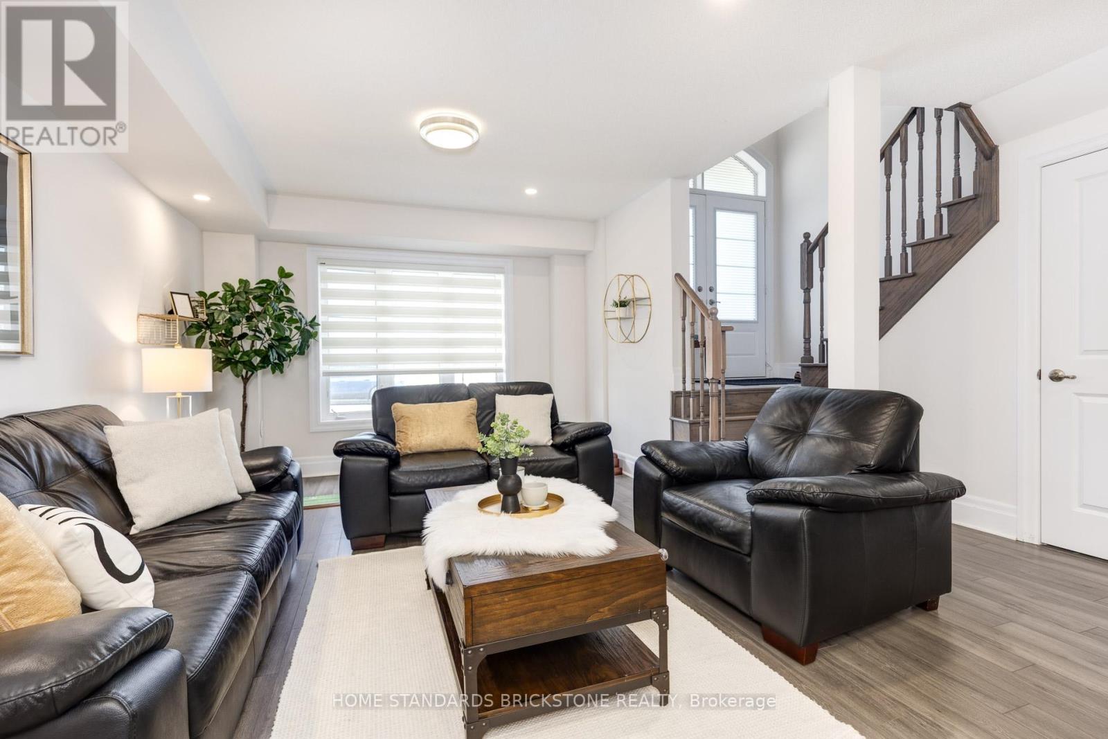 54 Campobello Street, Vaughan, Ontario  L6A 5B3 - Photo 5 - N12381722