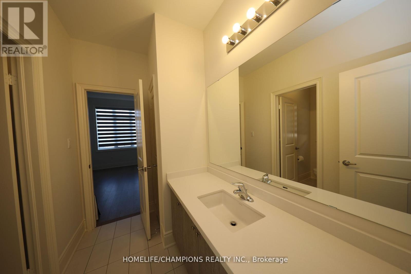 212 Wesmina Avenue, Whitchurch-Stouffville (Stouffville), Ontario  L4A 5A2 - Photo 11 - N12381763