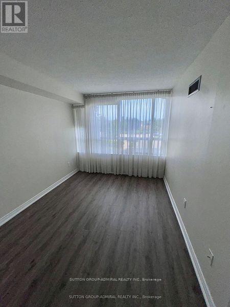 207 - 7 Townsgate Drive, Vaughan, Ontario  L4J 7Z9 - Photo 10 - N12381771