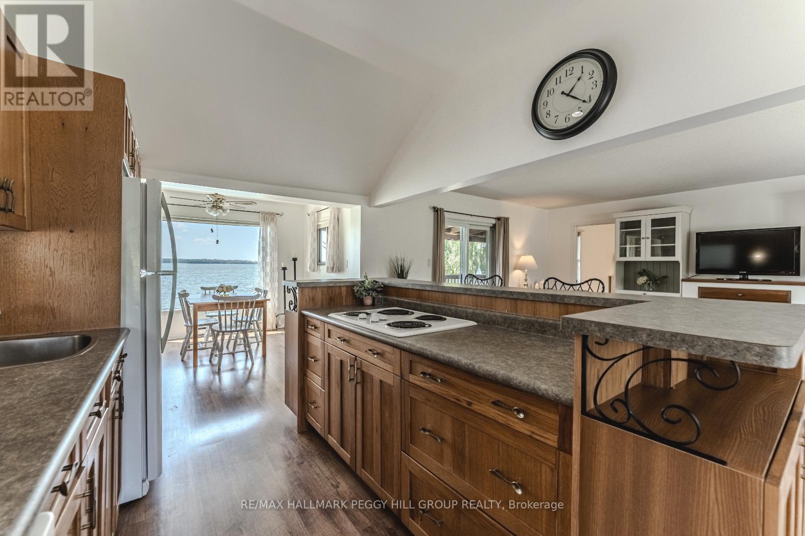 5580 Penetanguishene Road, Springwater, Ontario  L0L 1P0 - Photo 6 - S12381788