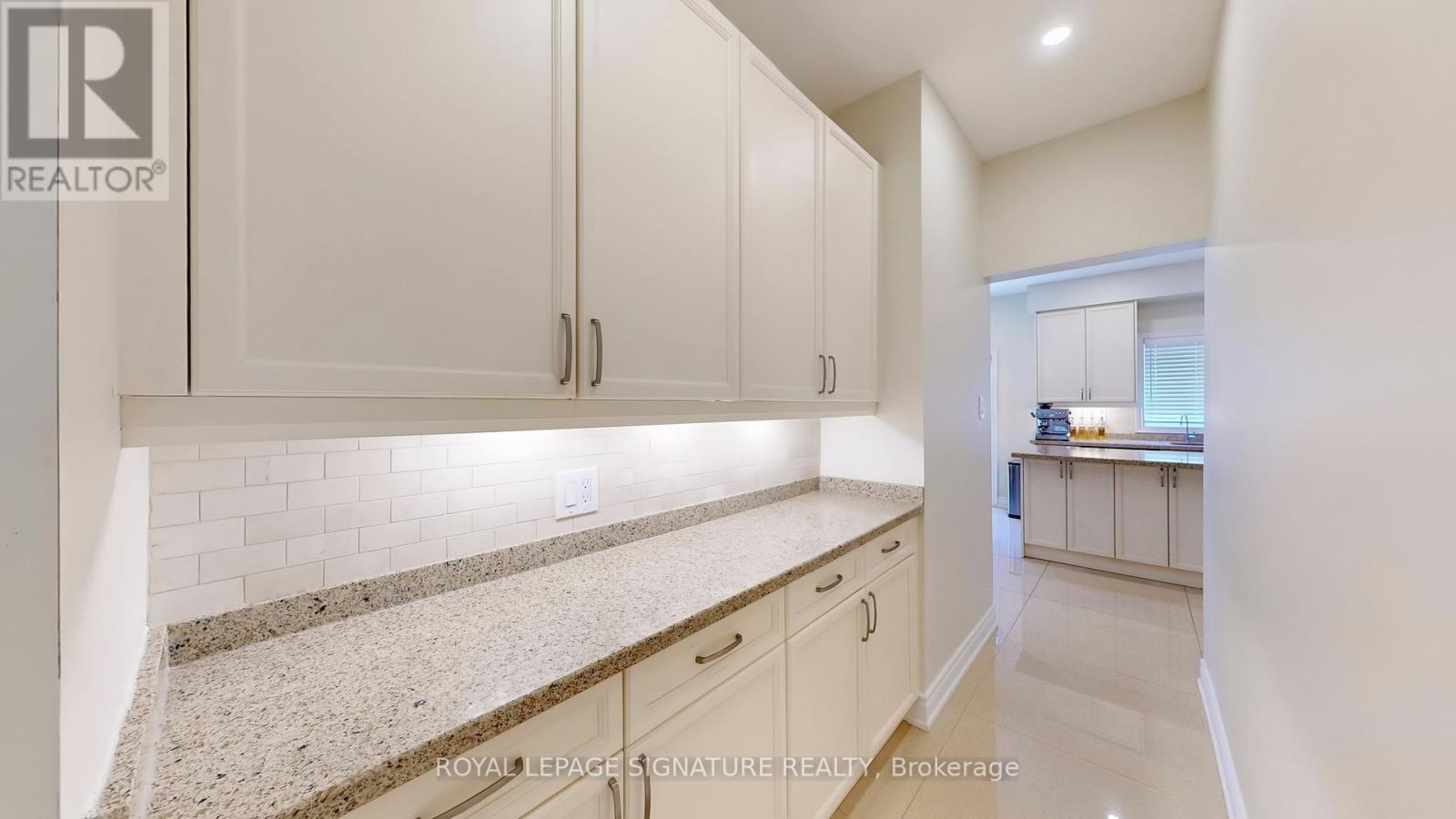 25 Sawston Circle, Brampton, Ontario  L7A 2N7 - Photo 19 - W12380456