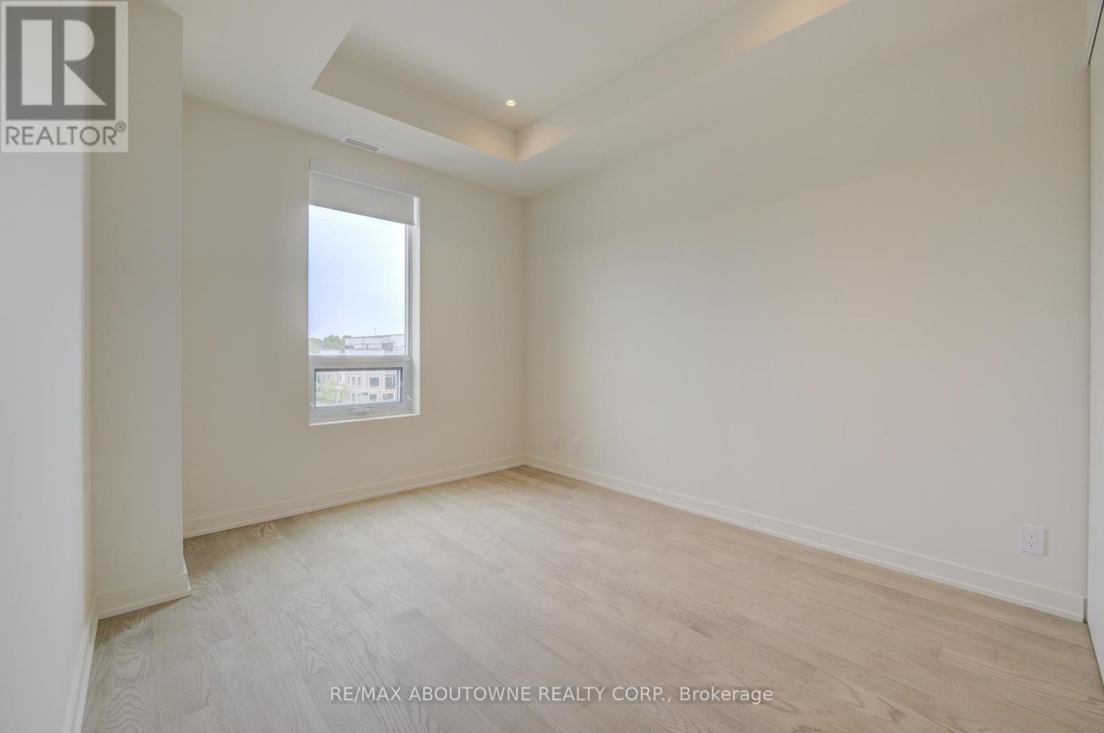 314 - 123 Maurice Drive, Oakville, Ontario  L6K 2W6 - Photo 11 - W12361183