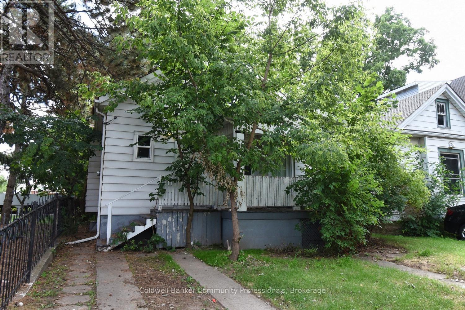 Property at 167 PROSPECT STREET S image 2