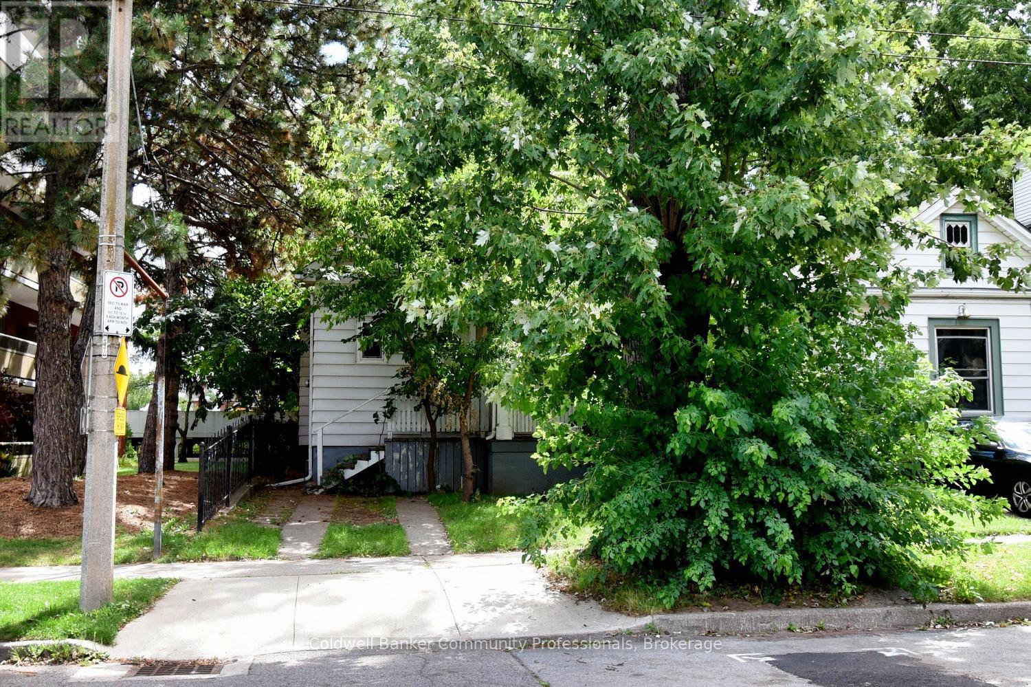 Property at 167 PROSPECT STREET S image 3
