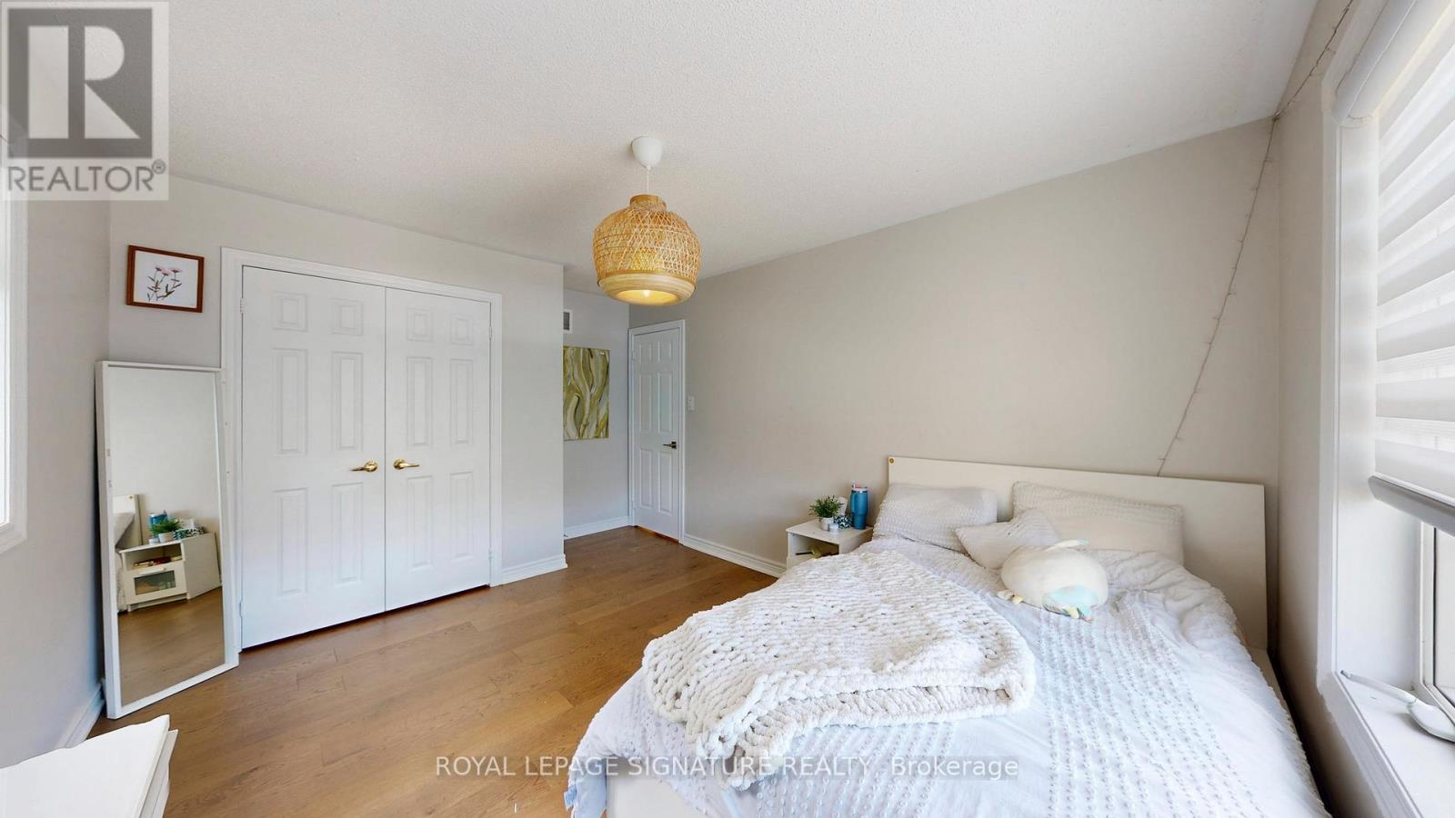 25 Sawston Circle, Brampton, Ontario  L7A 2N7 - Photo 33 - W12380456