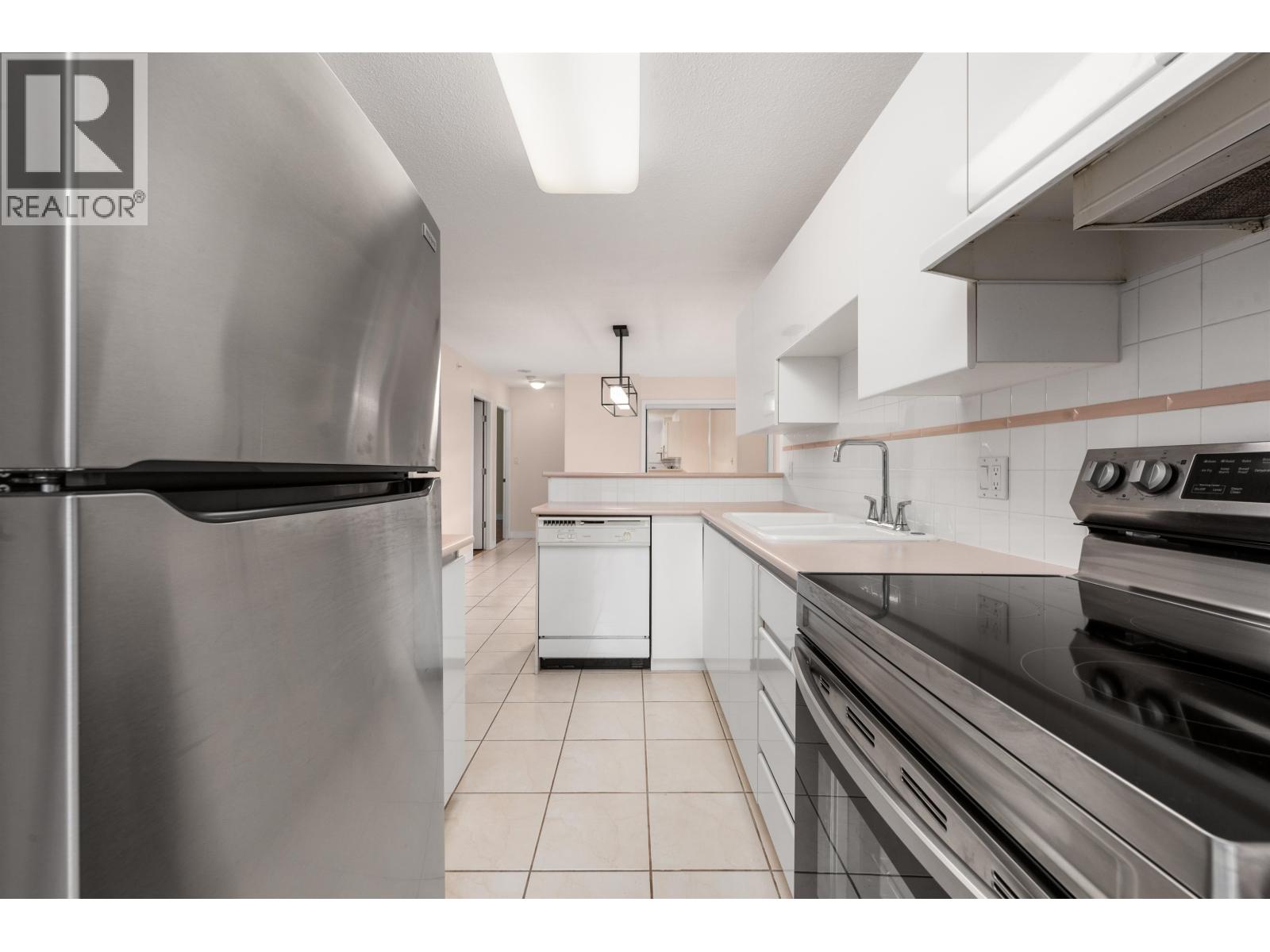 306 6622 Southoaks Crescent, Burnaby, British Columbia  V5E 4K2 - Photo 2 - R3043733