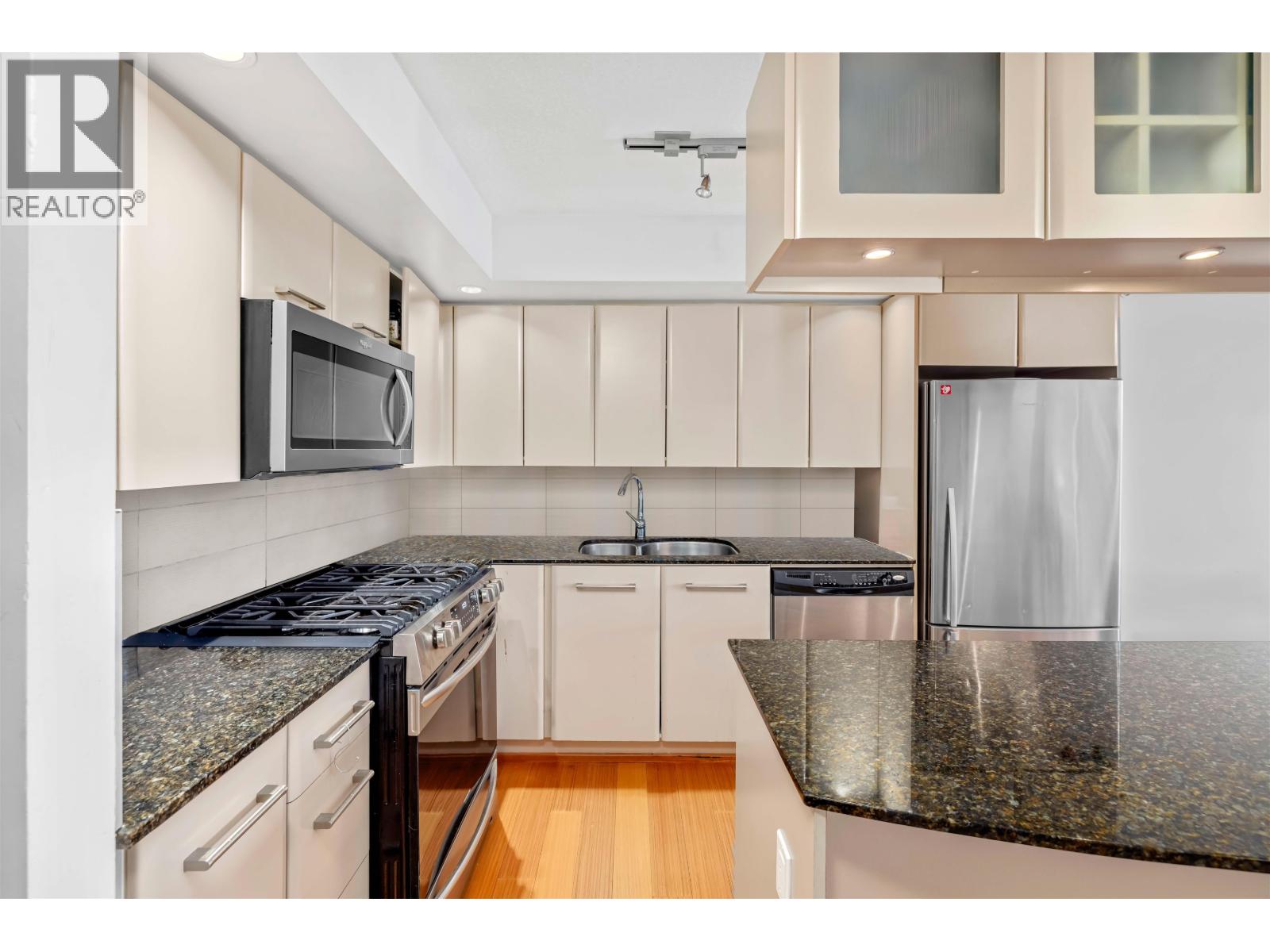 602 683 W Victoria Park, North Vancouver, British Columbia  V7M 0A2 - Photo 10 - R3043744