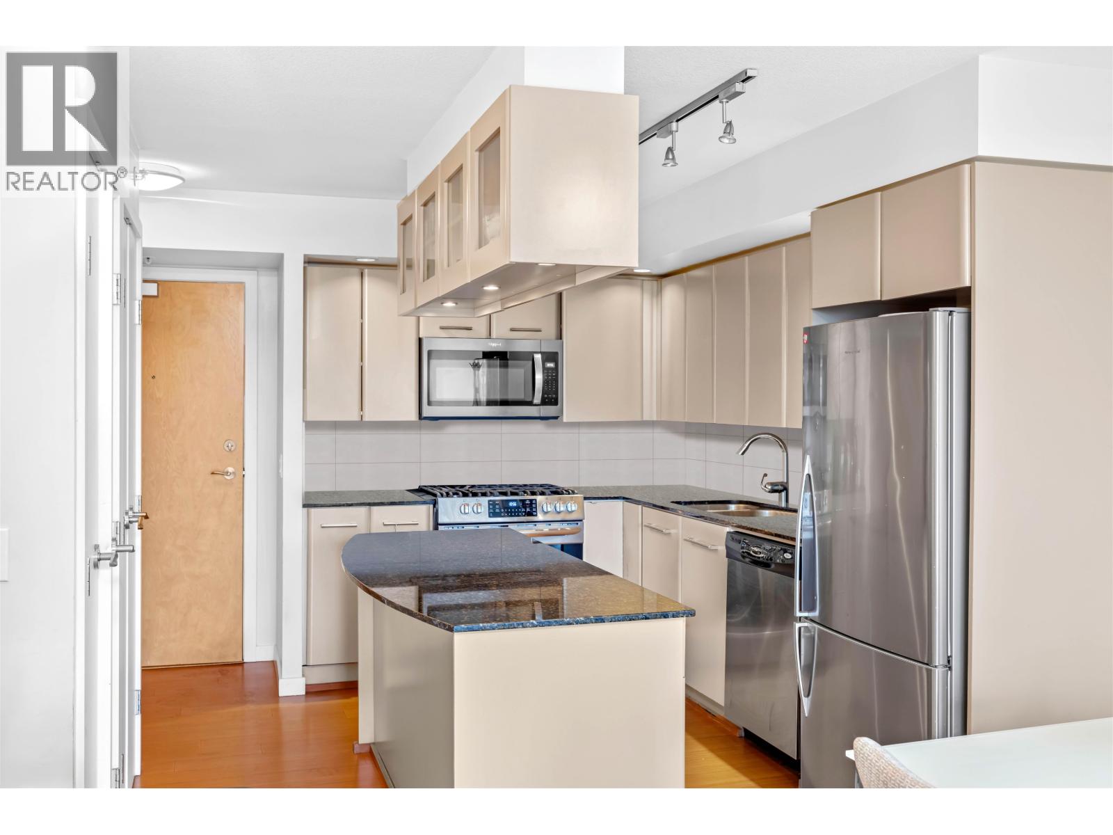 602 683 W Victoria Park, North Vancouver, British Columbia  V7M 0A2 - Photo 9 - R3043744