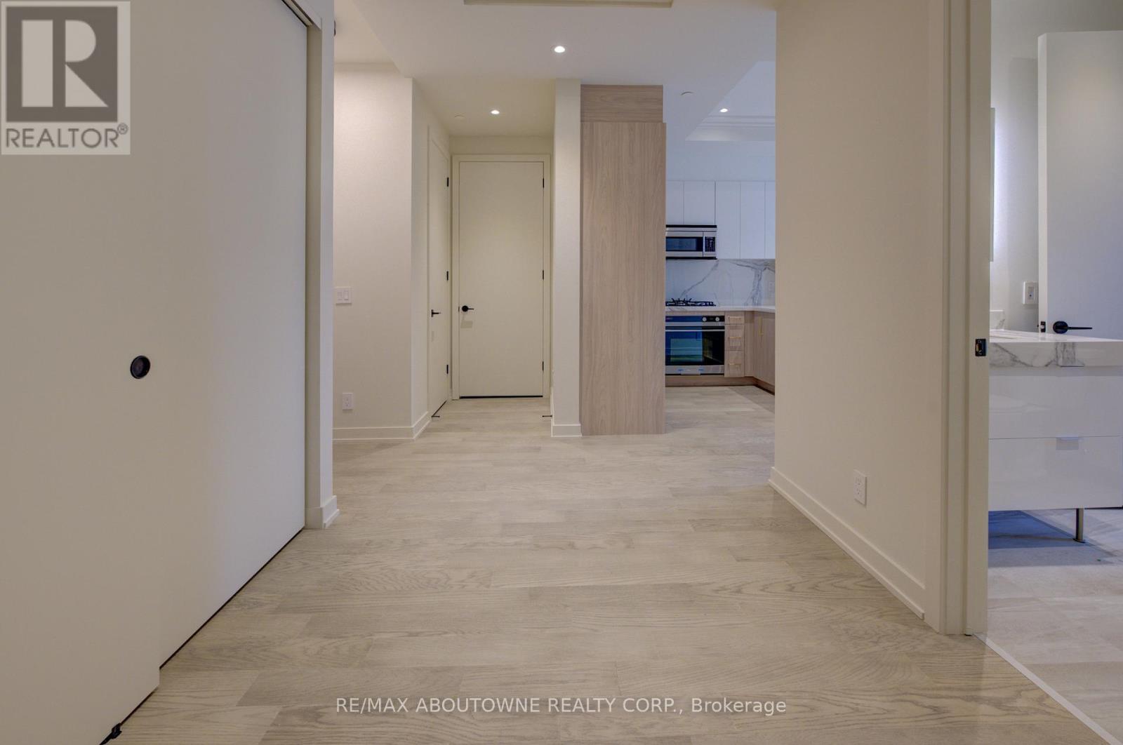 314 - 123 Maurice Drive, Oakville, Ontario  L6K 2W6 - Photo 16 - W12361183