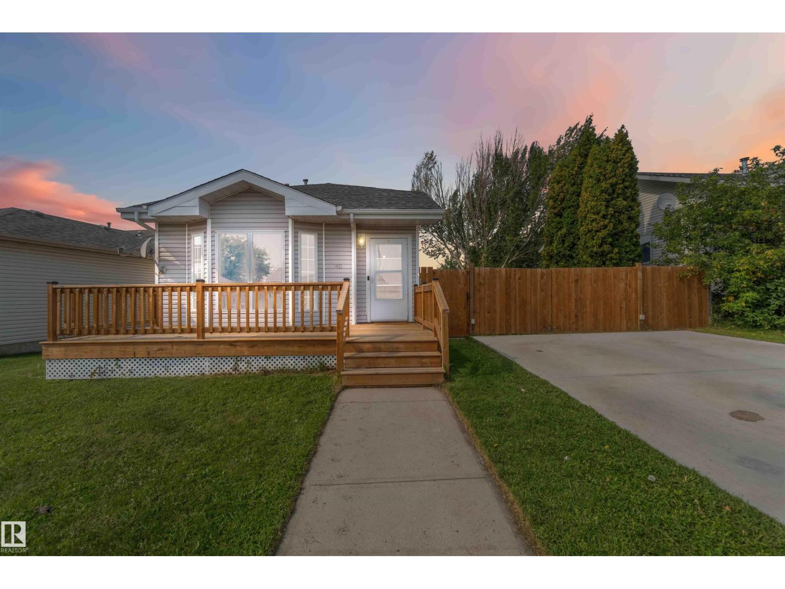 40 LUNNON DR, Gibbons, Alberta