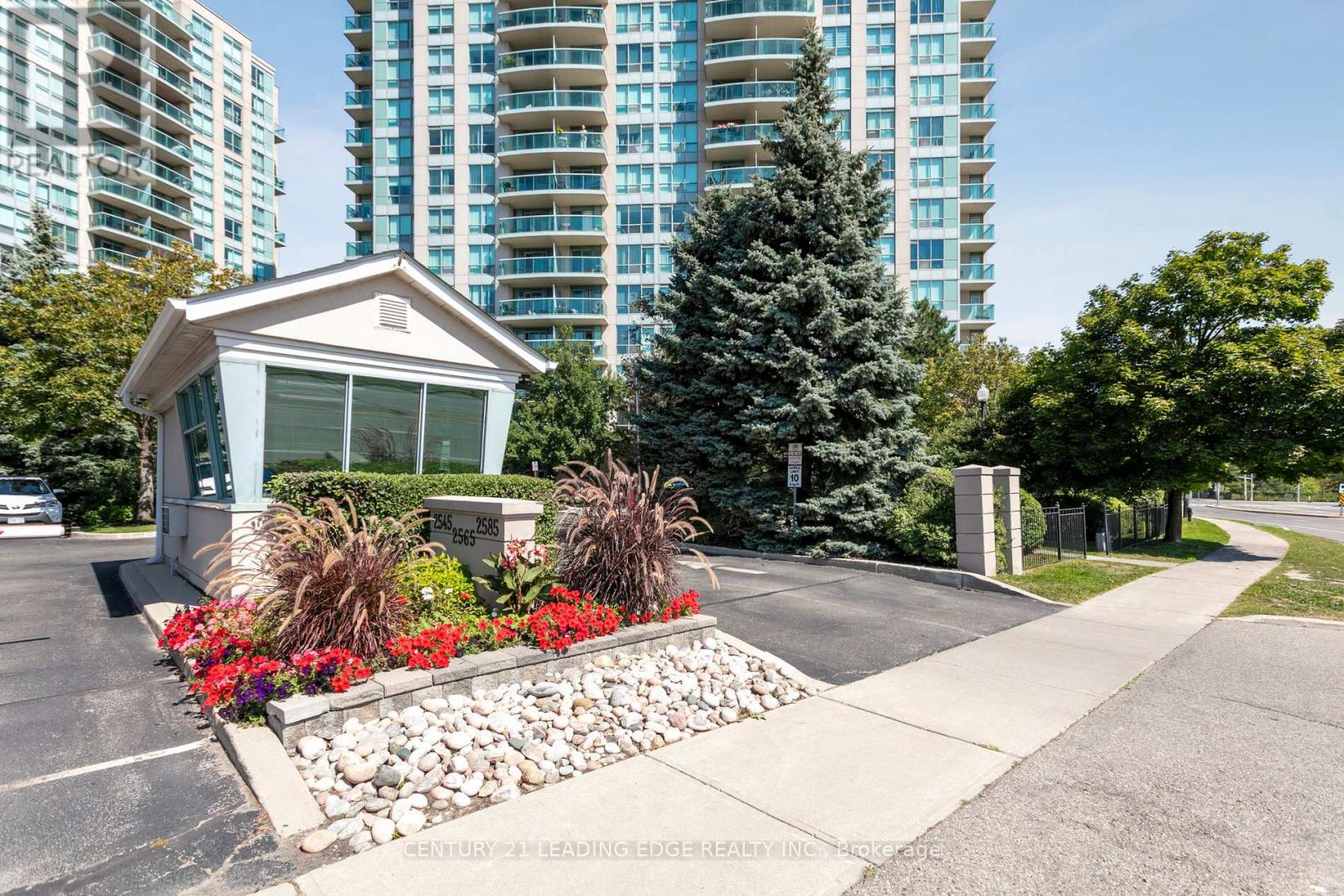 1111 - 2545 Erin Centre Boulevard, Mississauga, Ontario  L5M 6Z9 - Photo 2 - W12381678