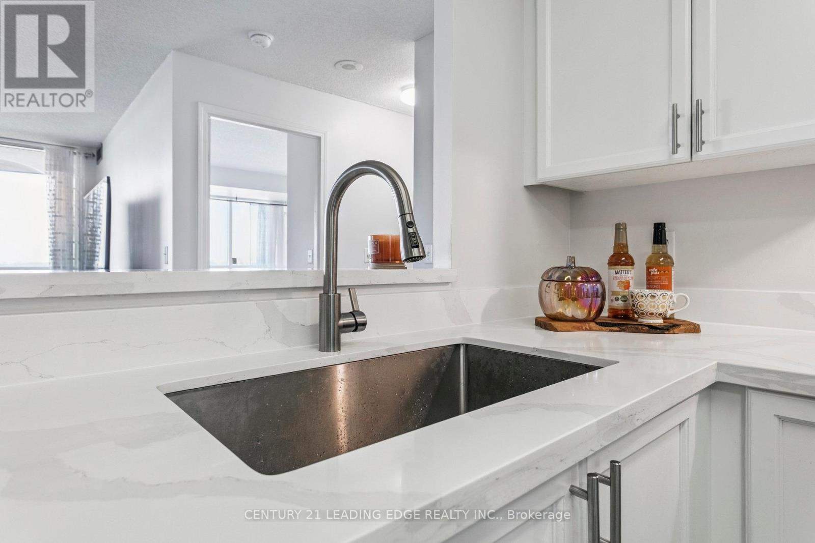 1111 - 2545 Erin Centre Boulevard, Mississauga, Ontario  L5M 6Z9 - Photo 8 - W12381678