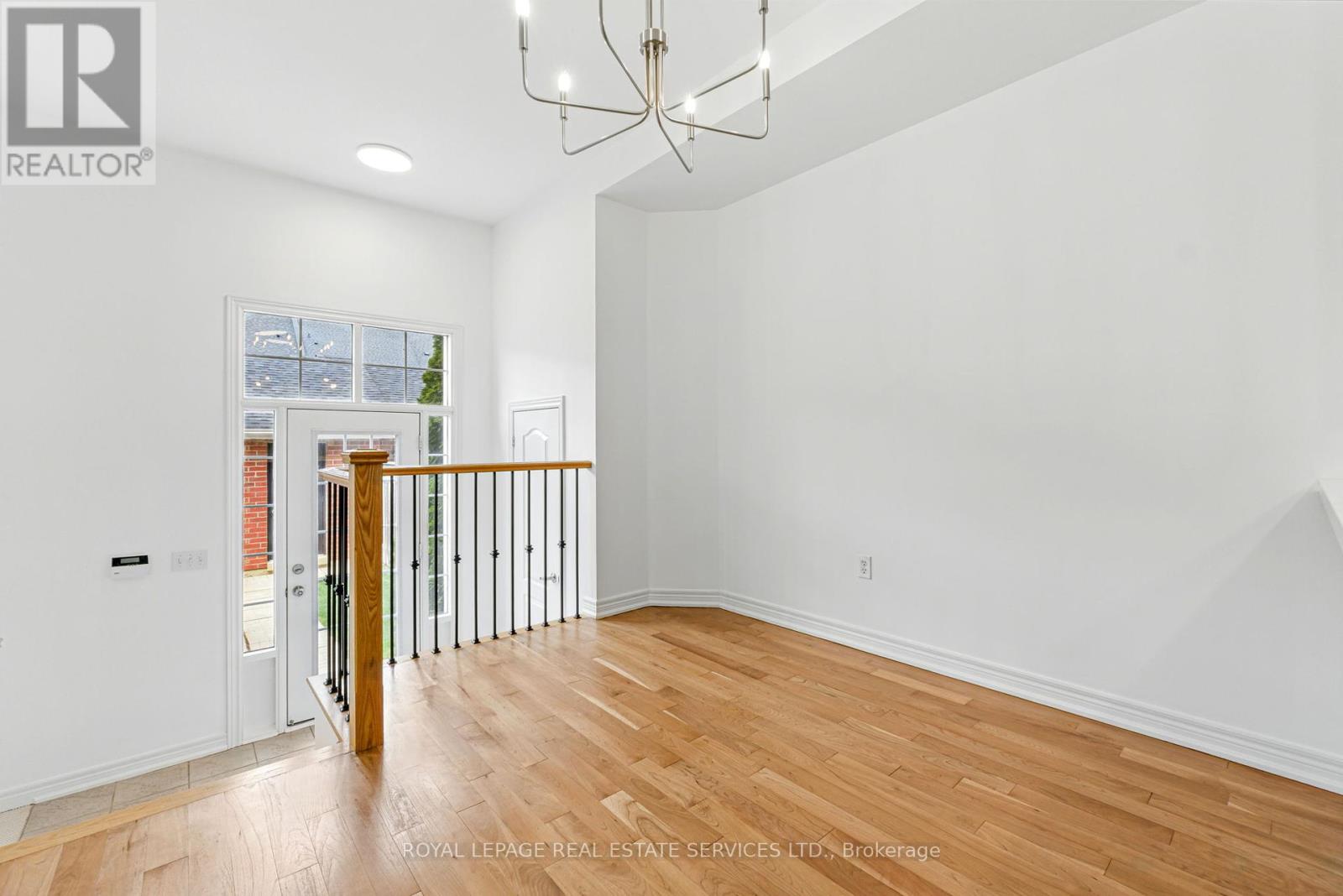 3349 Eglinton Avenue W, Mississauga, Ontario  L5M 7W8 - Photo 11 - W12381803