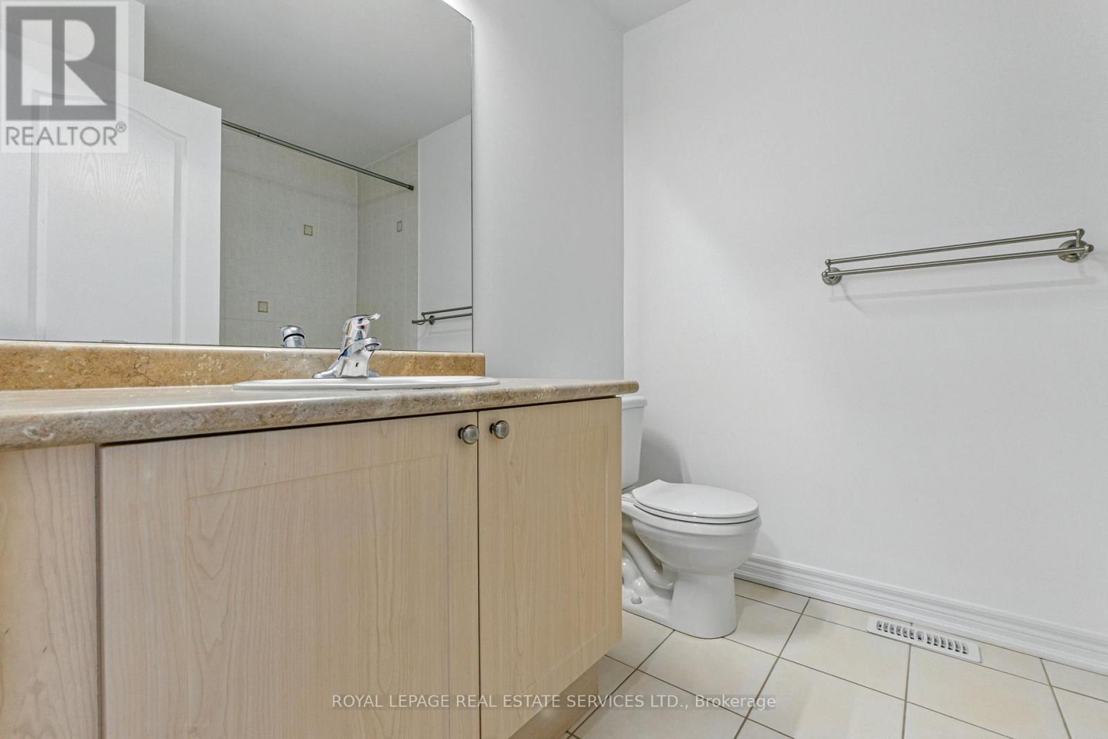 3349 Eglinton Avenue W, Mississauga, Ontario  L5M 7W8 - Photo 35 - W12381803