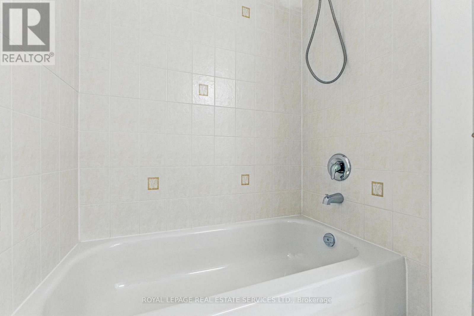 3349 Eglinton Avenue W, Mississauga, Ontario  L5M 7W8 - Photo 36 - W12381803