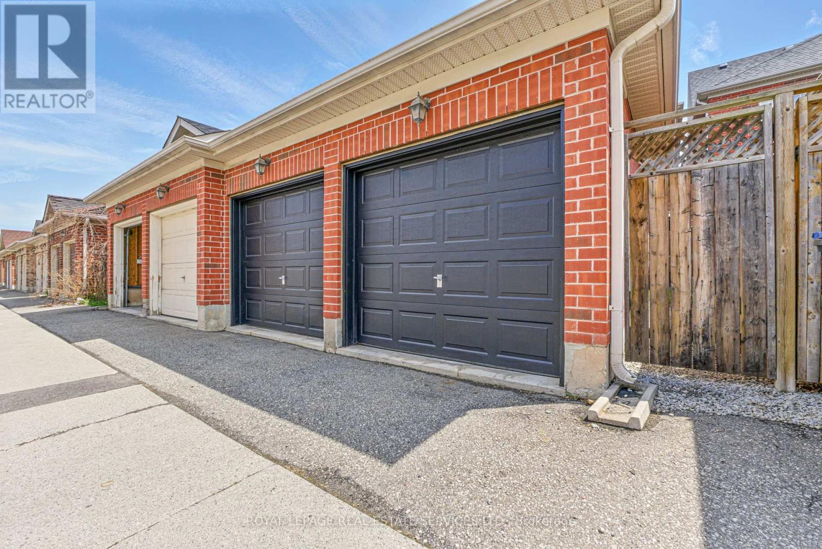 3349 Eglinton Avenue W, Mississauga, Ontario  L5M 7W8 - Photo 48 - W12381803