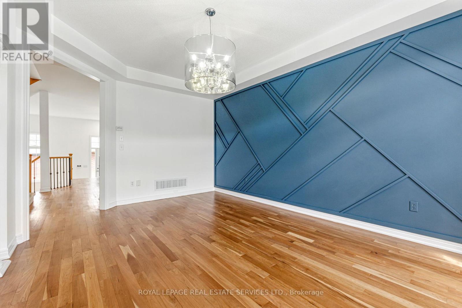 3349 Eglinton Avenue W, Mississauga, Ontario  L5M 7W8 - Photo 6 - W12381803