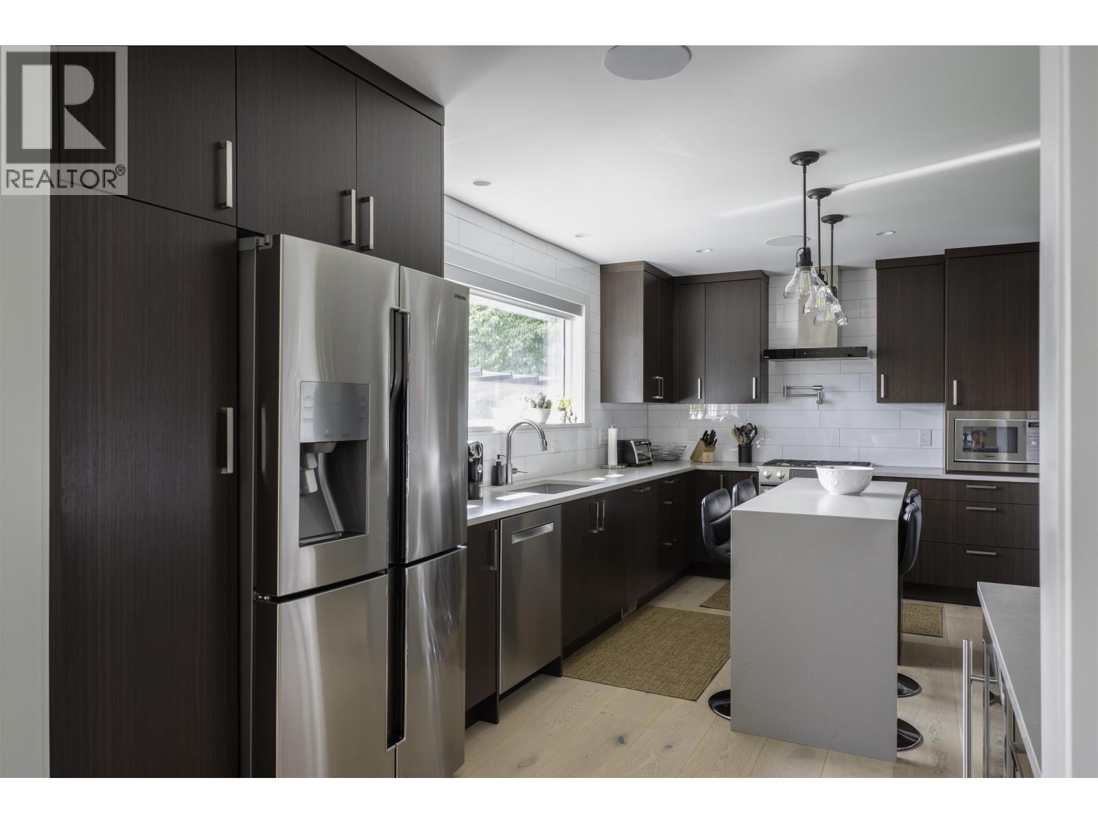 818 Massey Street, New Westminster, British Columbia  V3L 4S9 - Photo 6 - R3024001